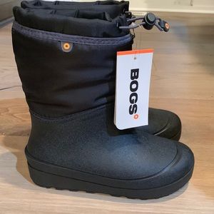 NWT Bogs Insulted black boots size US 2 (Euro 33)